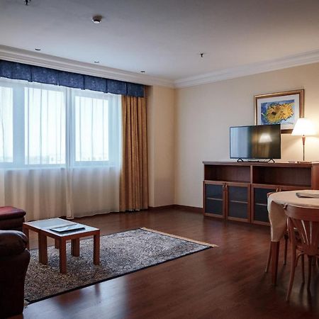 River Palace Hotel Atyrau Exterior photo